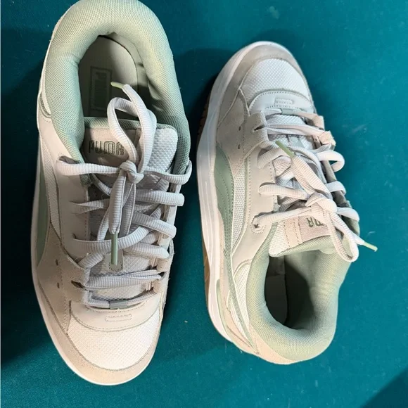 Puma Low-Top Sneakers in Mint Green and Cream